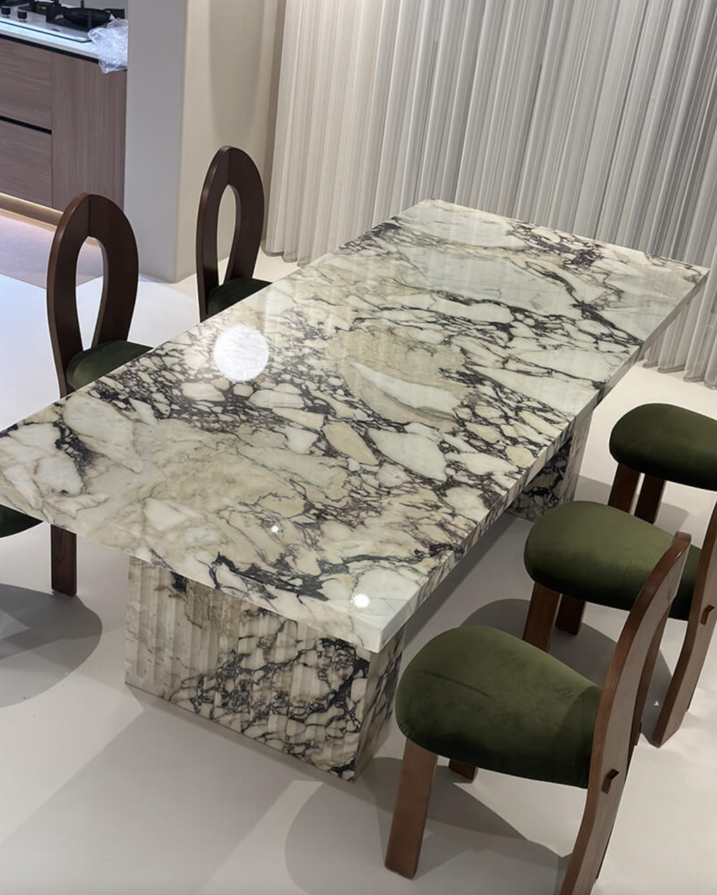 Eros - Calacatta Marble Dining Table