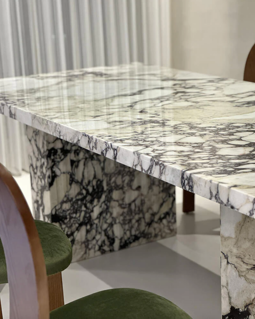 Eros - Calacatta Marble Dining Table